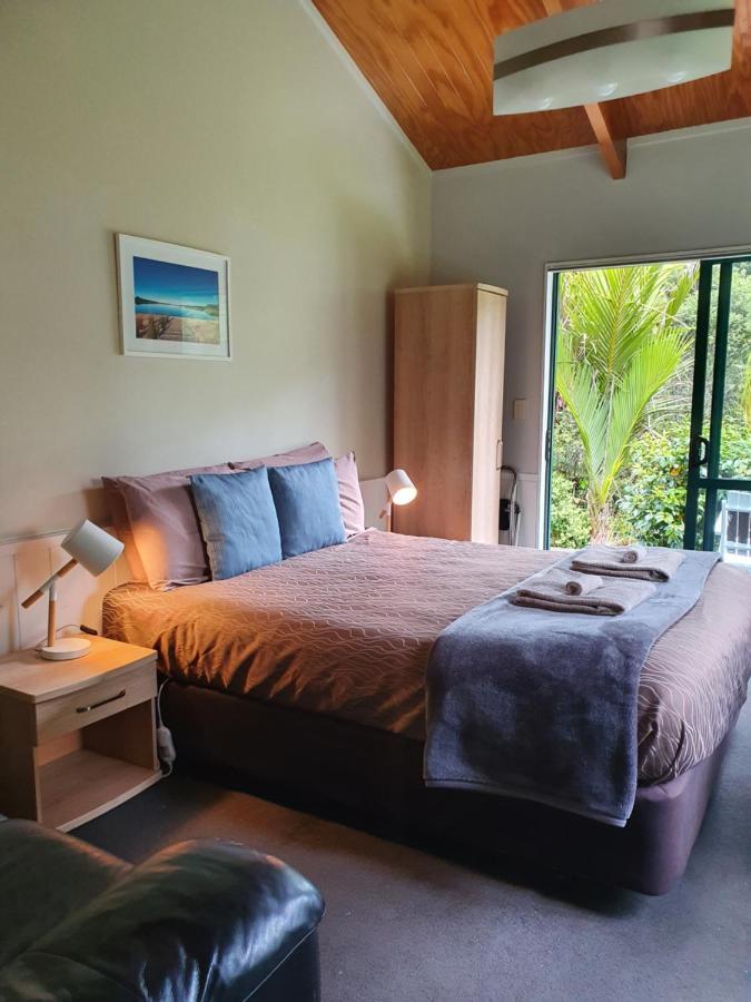 Kauri Coast TOP 10 Holiday Park Kaihu Bagian luar foto