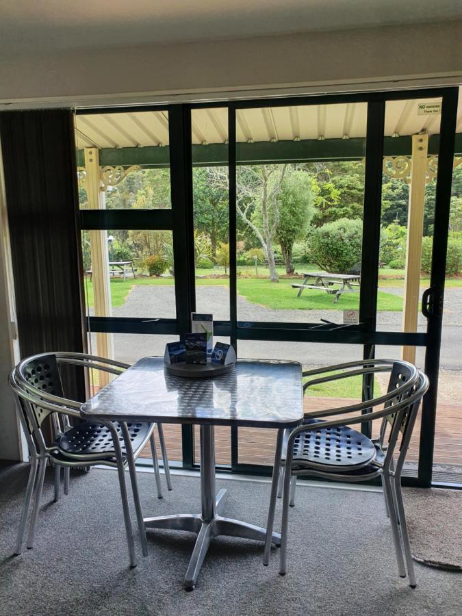 Kauri Coast TOP 10 Holiday Park Kaihu Bagian luar foto