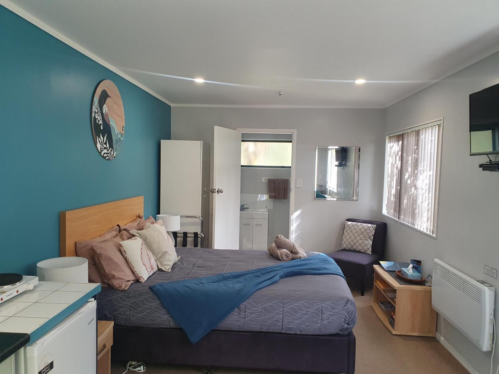 Kauri Coast TOP 10 Holiday Park Kaihu Bagian luar foto