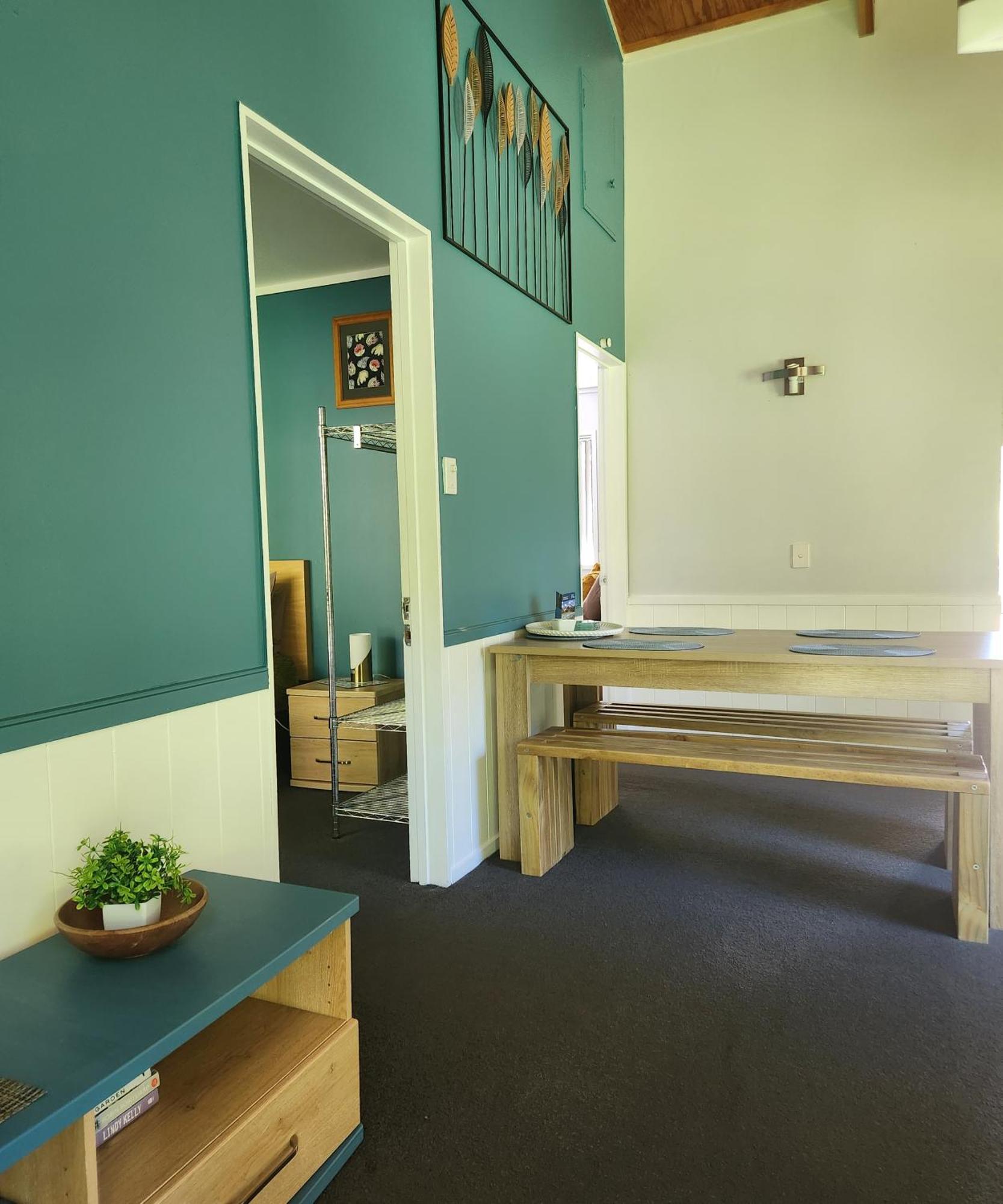 Kauri Coast TOP 10 Holiday Park Kaihu Bagian luar foto